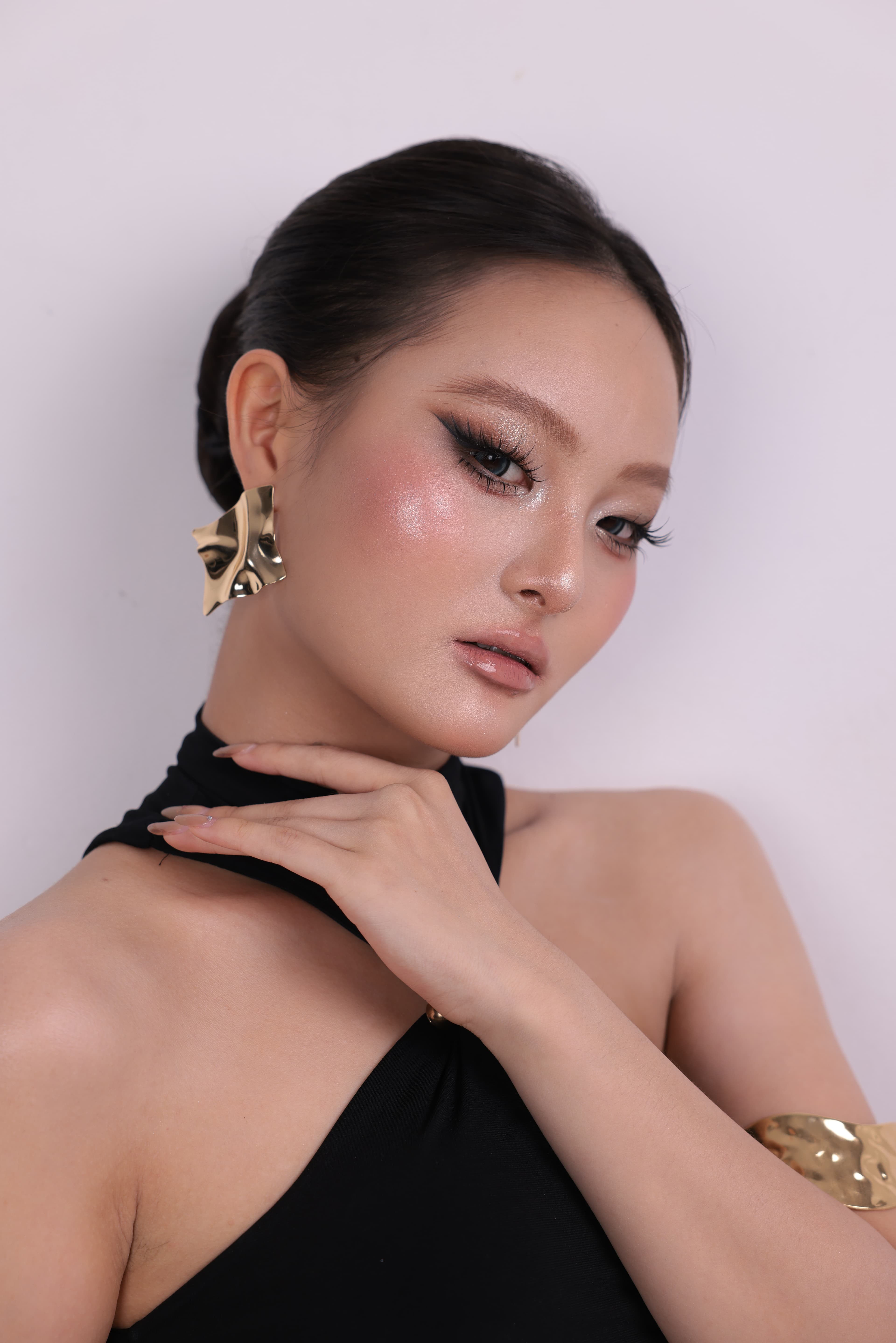 Modern black-tie glam