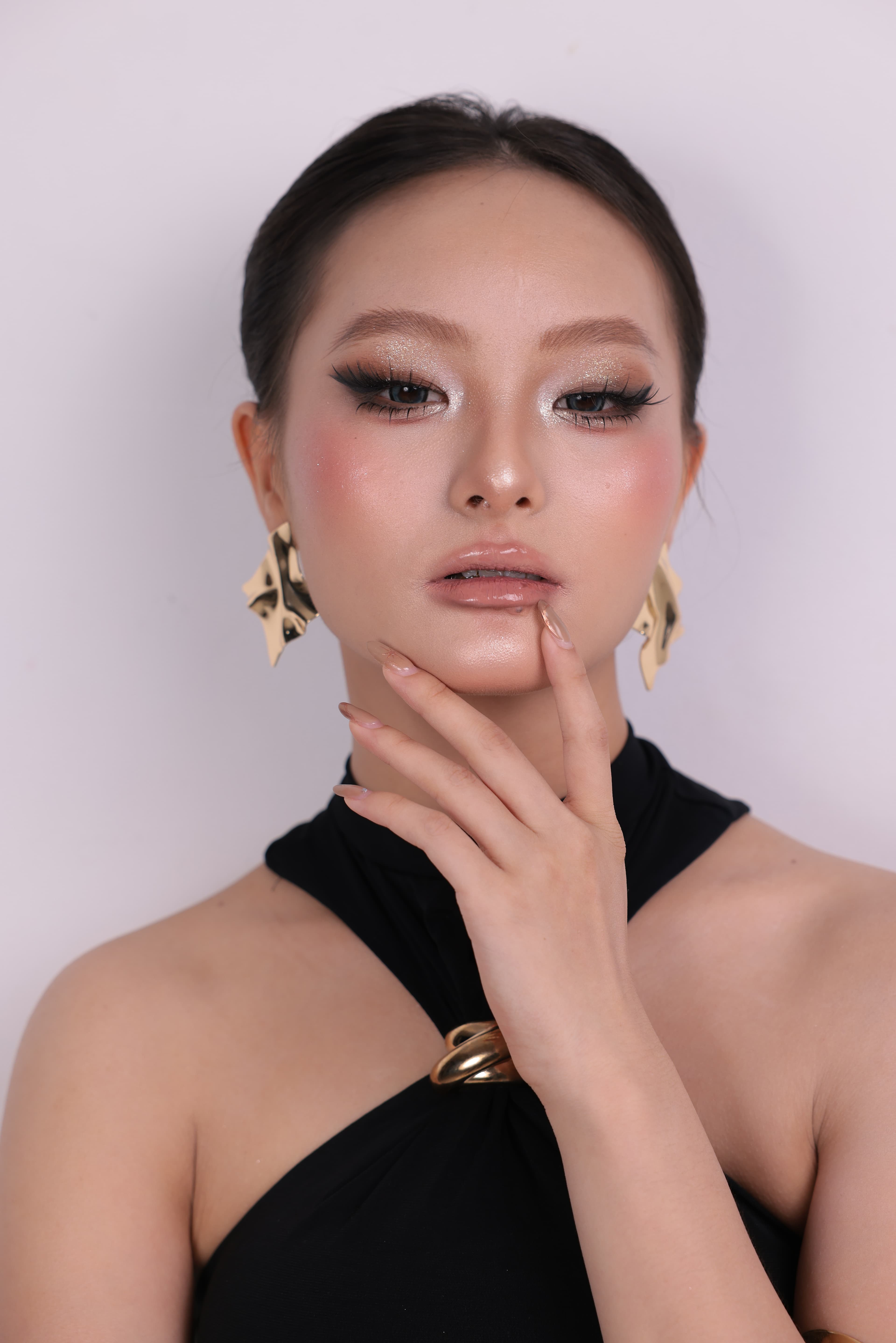 Bronze sculpt glam