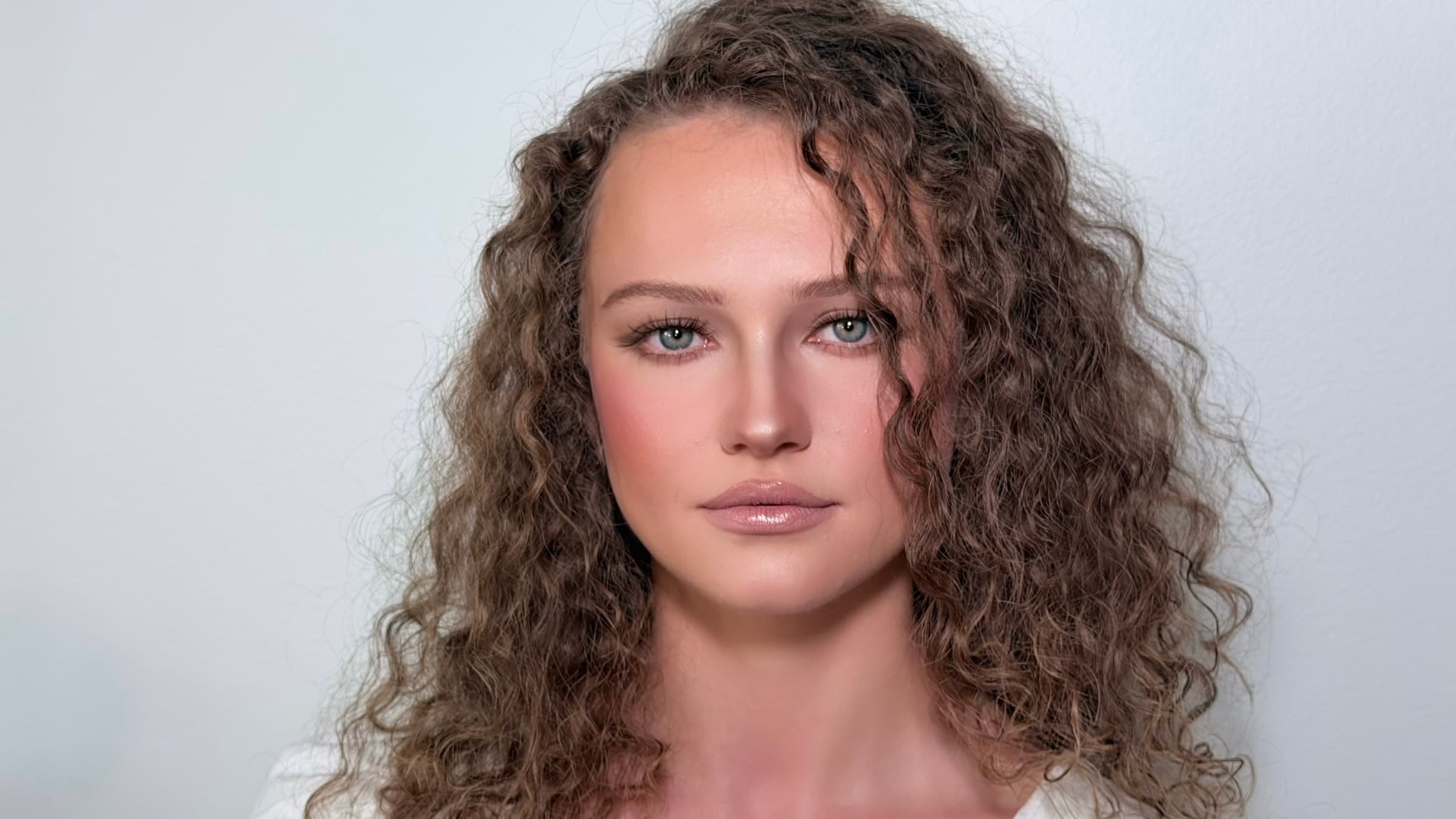 Luminous natural glam