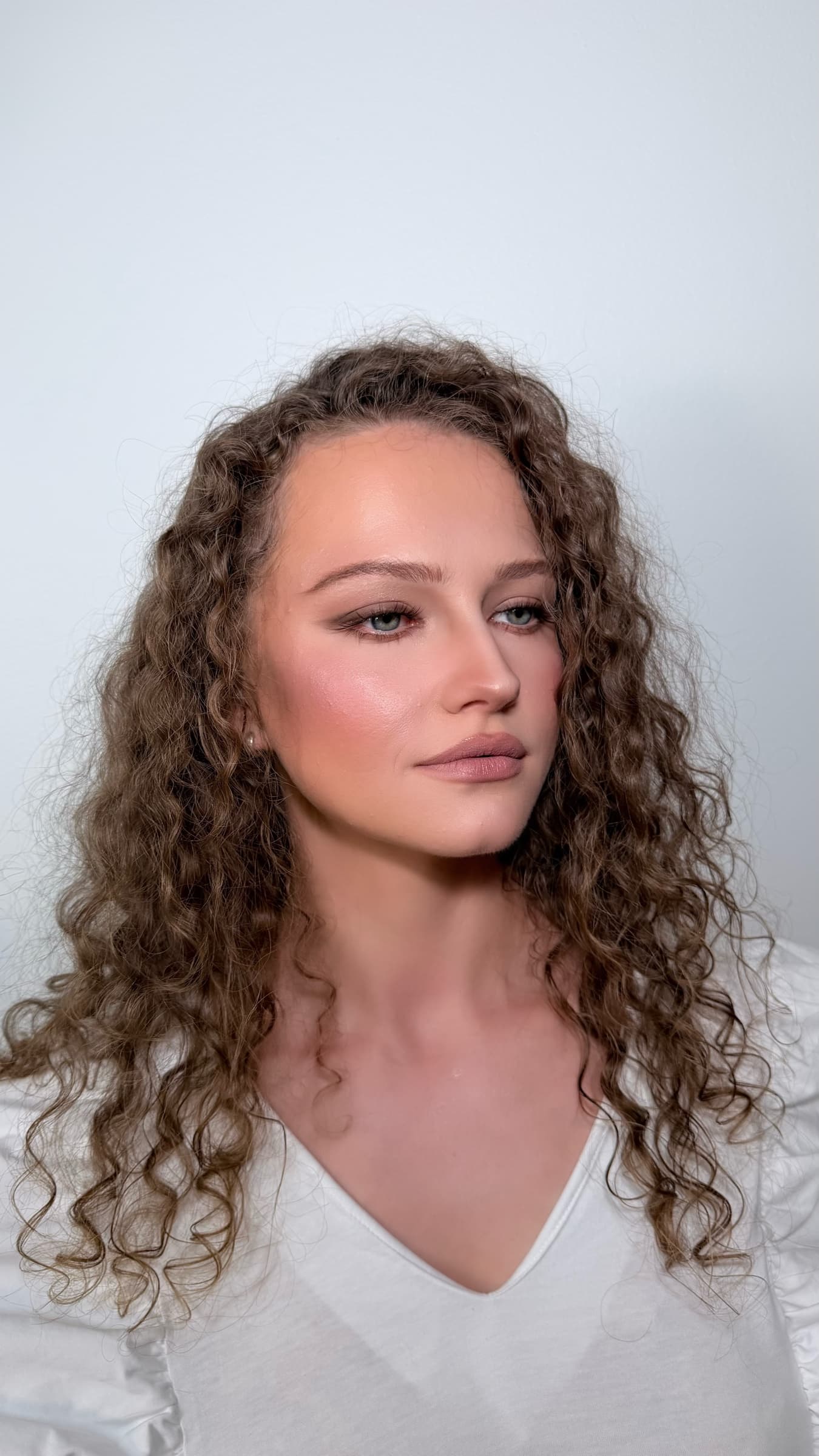 Polished evening makeup